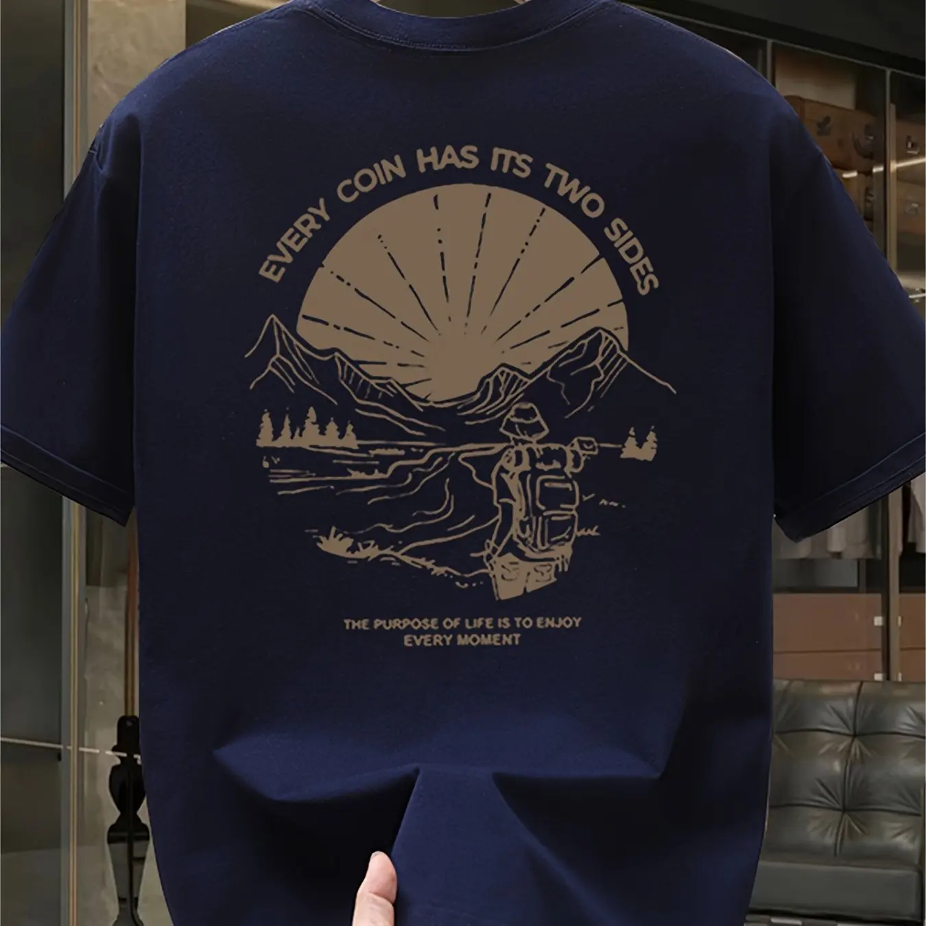 Outdoor Adventure Quotes - Vintage Mountain Hiking Grafische T-shirt Mannen