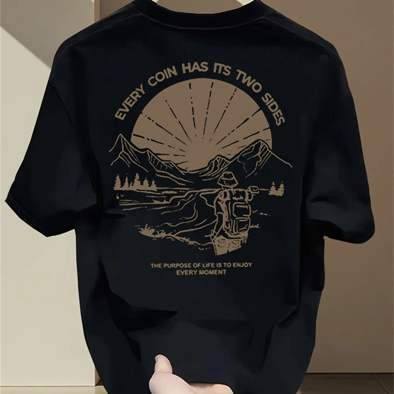 Vintage Mountain Hiking Grafis - Outdoor Adventure Quotes recensie en prijs